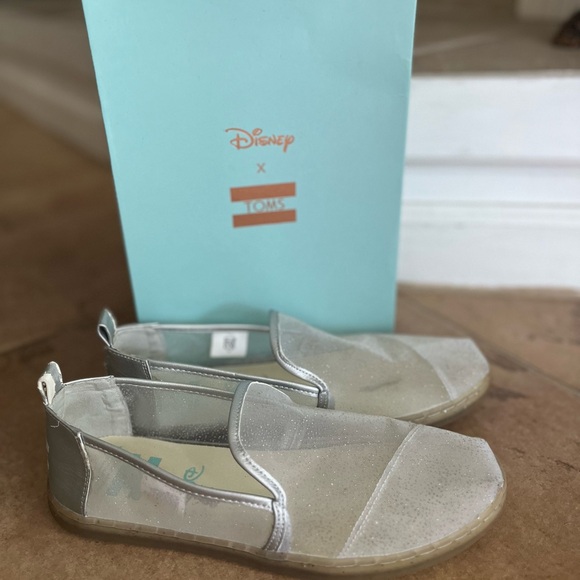 TOMS x Disney Flats - Picture 1 of 5